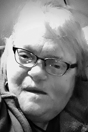 Vickie Claire Deschenes