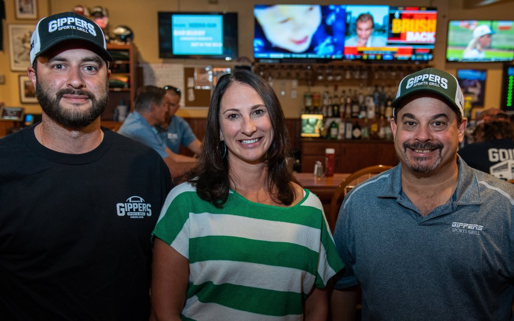 Gippers Sports Grill sold to familiar faces