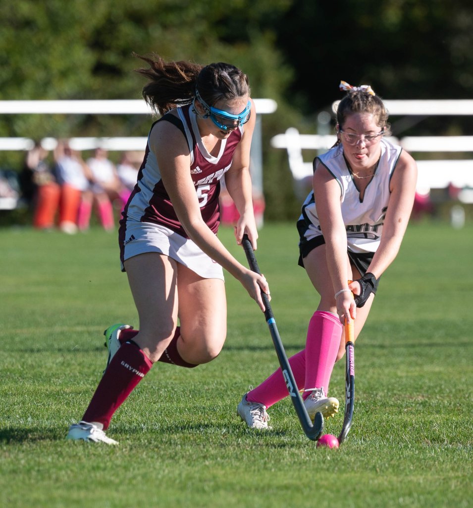 Several Mainers play key roles on UMaine Field Hockey team