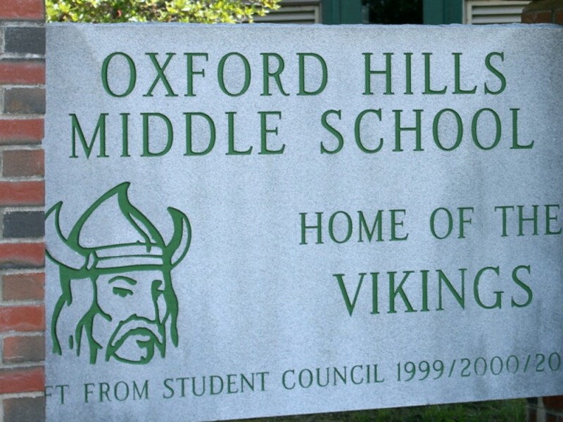 Oxford Hills votes to seek state funding for new middle school