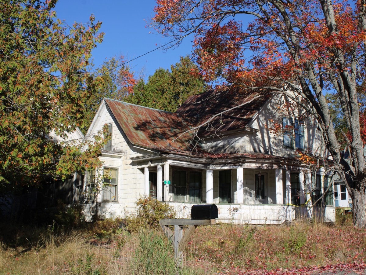 Rangeley to purchase .35-acre property despite environmental concerns