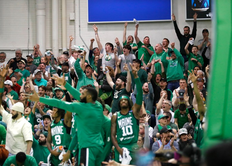 Sioux Falls starts fast and rolls past Maine Celtics