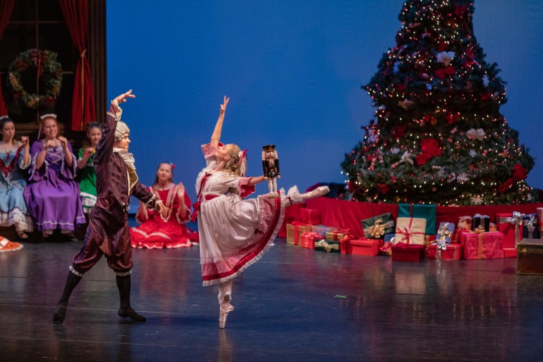 Music, lights, tours and other ho-ho-holiday happenings everywhere